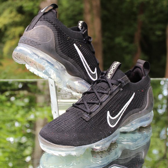 Nike Air VaporMax Flyknit 2021 Women’s Size 10 - Picture 2 of 12